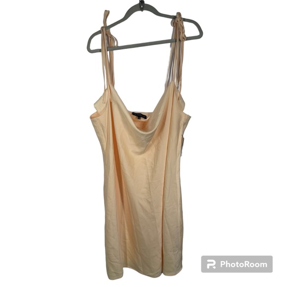 NWT Eloquii Pastel Yellow Satin Mini Cowl Neck Slip Dress size 22 - Picture 4 of 9